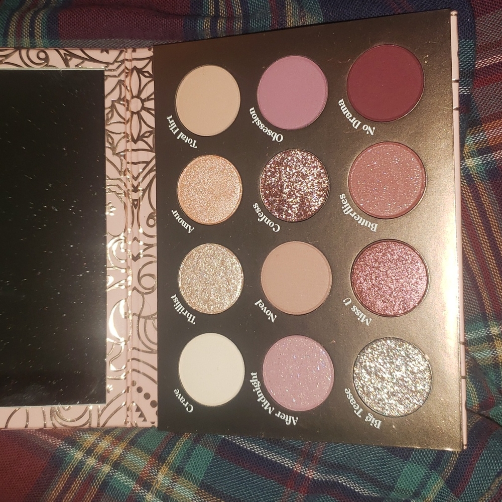 Colourpop Menage a Muah Palette